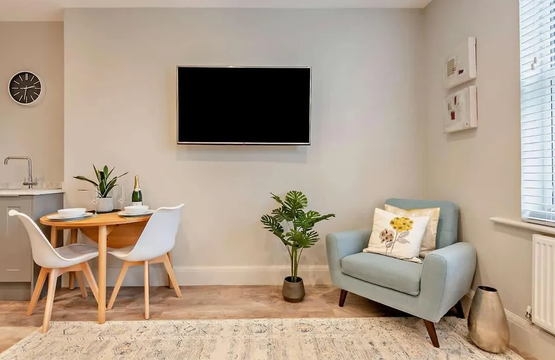 Beach Walk Southbourne Sobo Beach Sleeps 4-1
